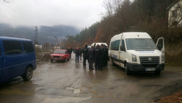 Спецакция се провежда в село Луково в близост до Нови Искър