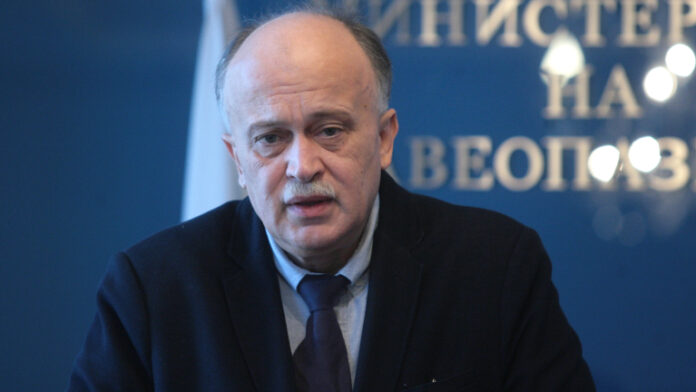 Бойко Пенков пита защо частните болници не протестират