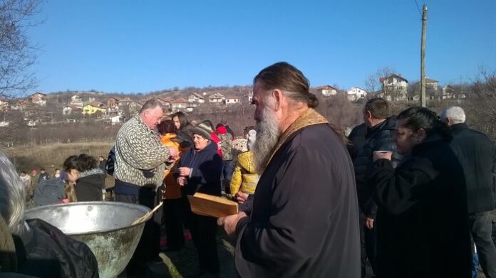 Нов Богоявленски кръст дариха на кюстендилското село Соволяно за днешния Йордановден
