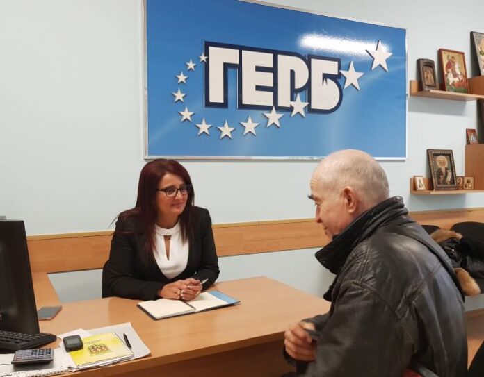 Народният представител Радослава Чеканска с първа приемна за граждани в община Дупница