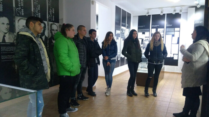 Ученици от СУ "Христо Ботев" в Кочериново се запознаха с историята за спасяването на българските евреи