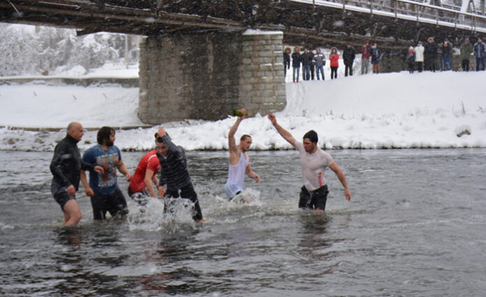 Литийно шествие и празничен водосвет на Богоявление в Симитли