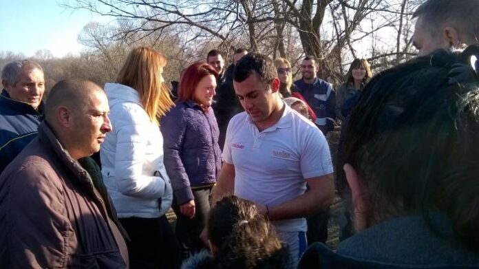 28-годишният Красимир Иванов извади кръста от ледените води на река Бистрица в Соволяно