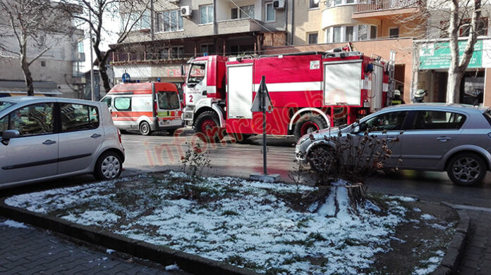 Две пожарни и линейка скочиха по тревога за горящ апартамент в Благоевград