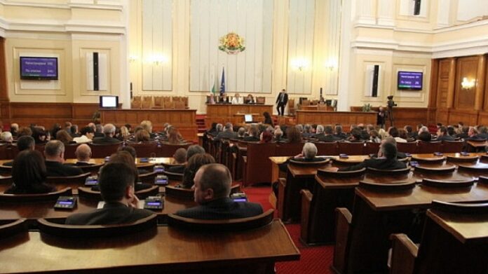 Депутатите отхвърлиха ветото на президента за земеделските земи