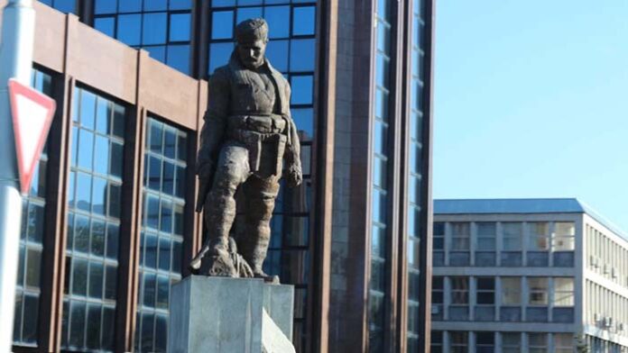 Първият демонтиран паметник в Скопие е на Кьосето, живял в Благоевград