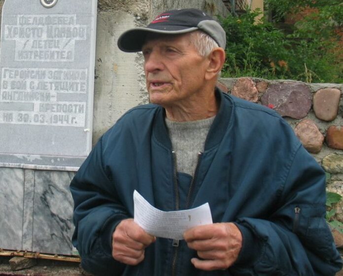 90-годишен стоматолог от Дупница подготвя книга за родното си Дяково