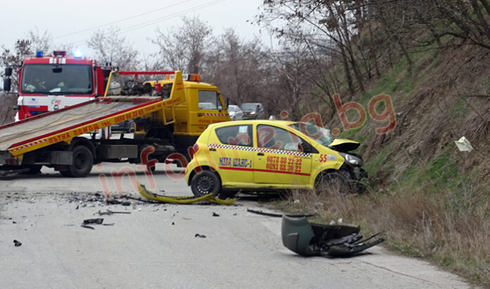 Таксиджия е загиналият при катастрофата край Благоевград, другата кола падна на жп линията