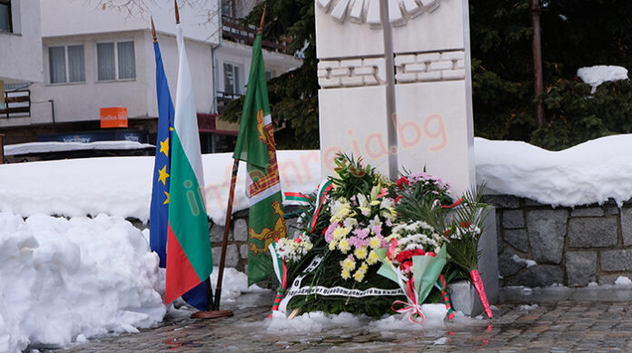 Банско сведе глава пред подвига на героите на Освобождението (СНИМКИ)