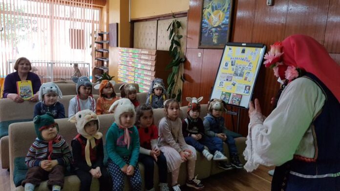 Малчугани от ДГ „Славейче“ се срещнаха с хубавата българска приказка