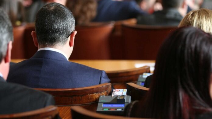 Депутатите отхвърлиха ветото на президента върху "закона за КТБ"