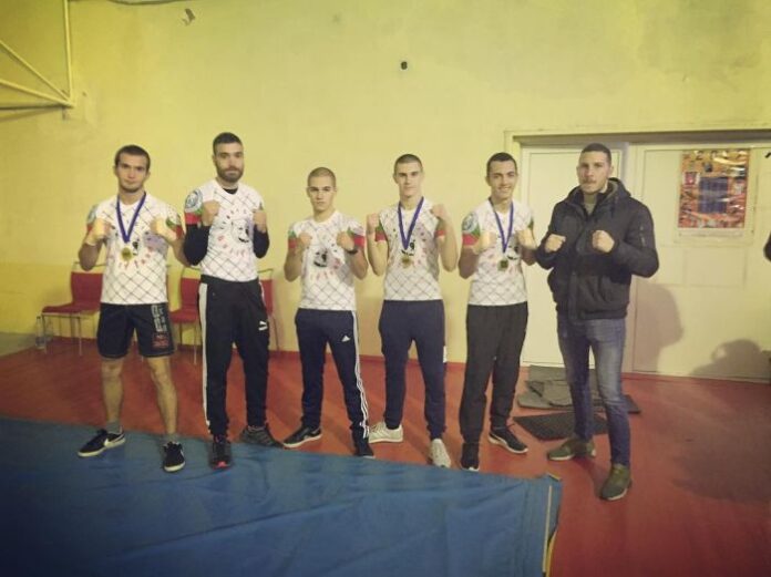 Възпитаници на Владимир Павлов от "Булитиин" се подготвят за шампионат по бойно самбо