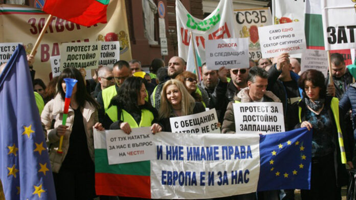 Хиляди недоволни надзиратели искат оставката на кабинета "Борисов 3"