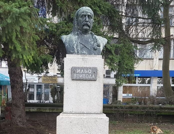 Бюст - паметник на Ильо Войвода беше преместен в центъра на Кюстендил