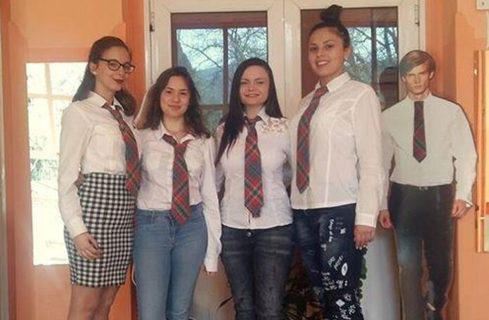 Възпитаници на кюстендилската езикова гимназия се подготвят за "Евроскола" в Страсбург