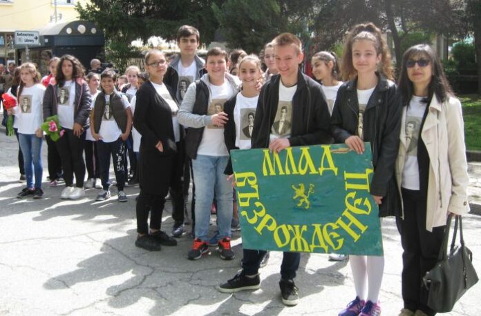 Млади възрожденци почетоха 120 - годишнината от смъртта на Ильо Войвода