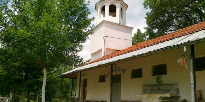 10 месеца затвор за 23-годишен, крал от църквата "Св. Илия" в Нова Ловча