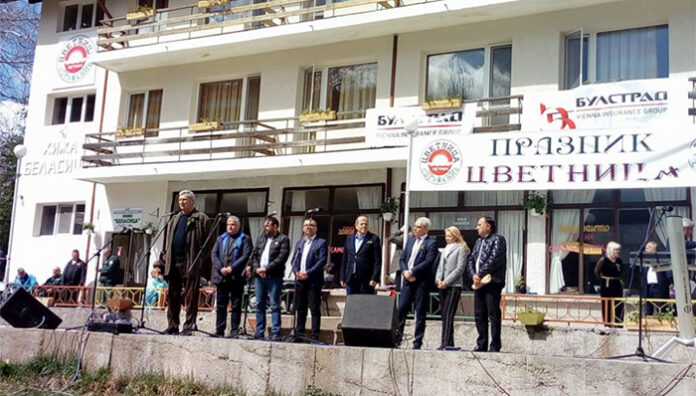 28-ия празник "Цветница" събра стотици гости от Югозапада, Гърция и Македония на хижа "Беласица" край Петрич