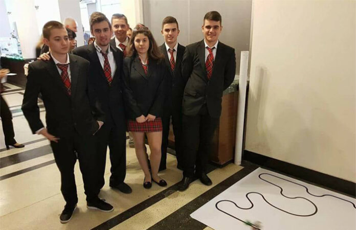 Възпитаници на НПГ „Димитър Талев“ участваха в изложение по роботика в БАН