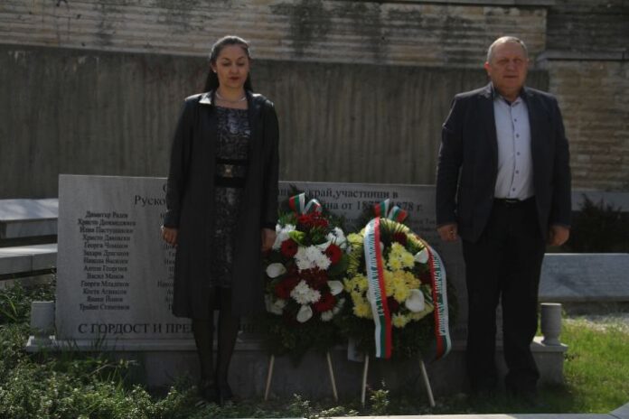 Дупничани сведоха глави пред подвига на загиналите в Априлското въстание преди 142 години