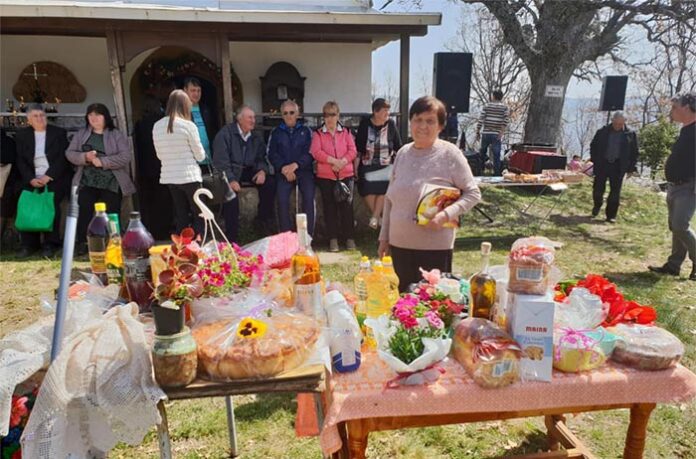 Параклисът "Св. Богородица" край Гайтаниново събра жителите от три села на Животворящий петък