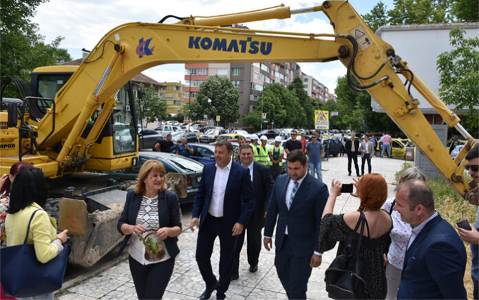 Двама евродепутати, депутат и кмет на първа копка в Благоевград