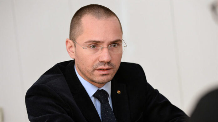 Джамбазки: Достатъчно „мон шери“, „мон амур“, „мон дьо“, достатъчно „тука всички парле-ву франсе“!