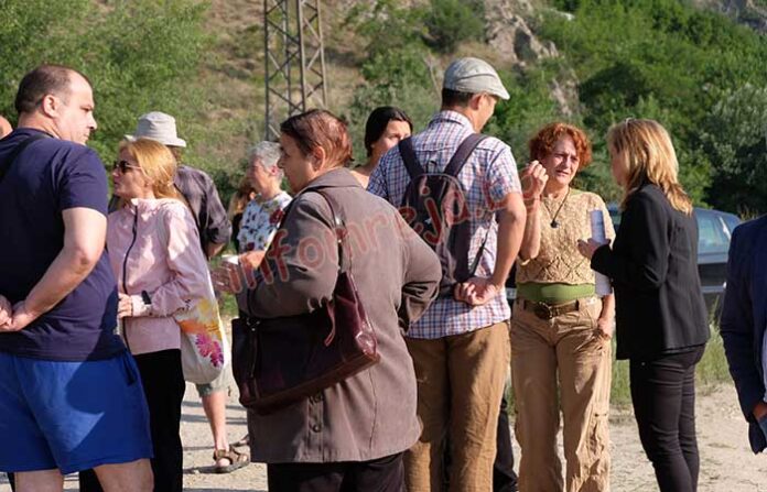 Протестиращи казаха "Не!" на застрояването на Рупите (СНИМКИ)