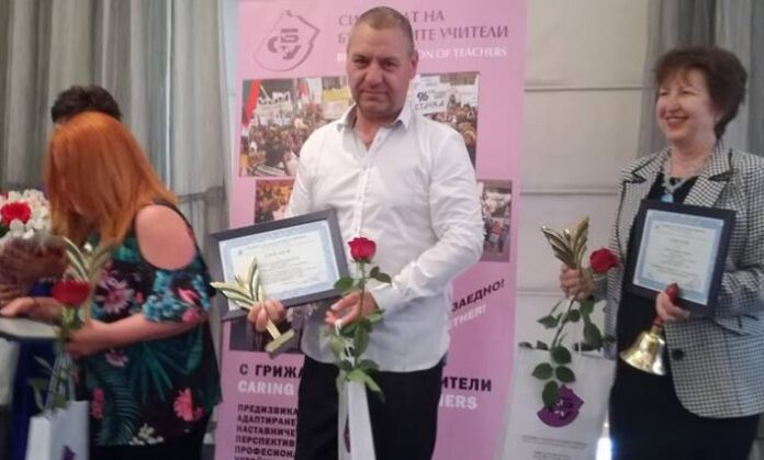 Синдикатът на българските учители отличи Кирил Иванов със Специална награда в конкурса "Учител на годината 2018"