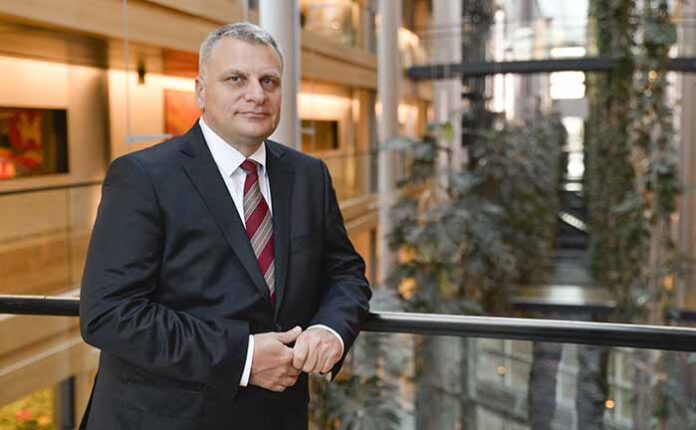 Петър Курумбашев: Твърде рано е да бием тъпан по отношение на пакет "Мобилност"