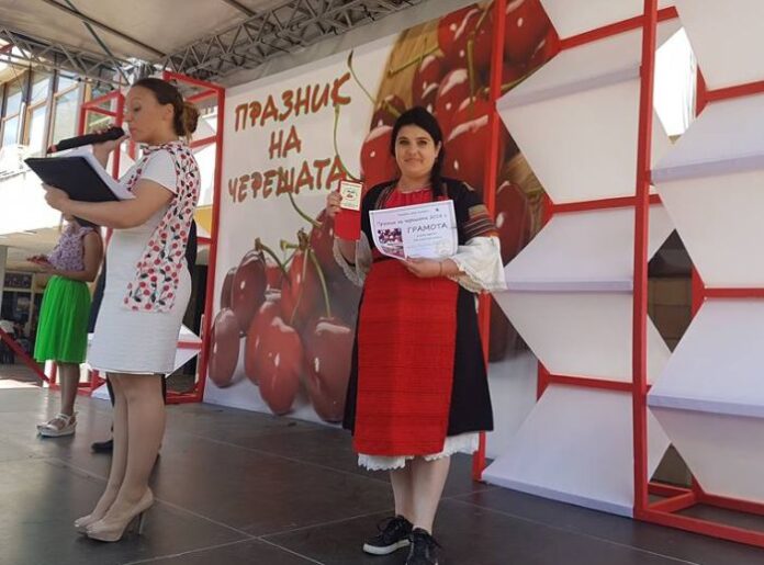 Наградиха победителите в конкурса за най-едра череша, най-атрактивно вешало и най-красиво украсен черешов щанд