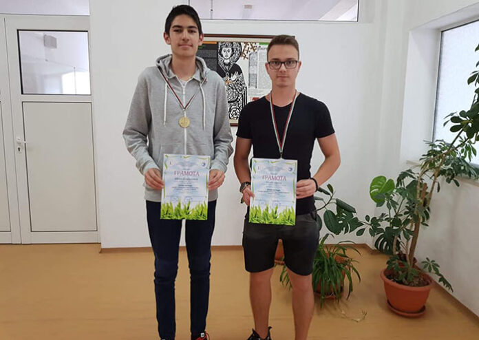 Десетокласници от ПМГ в Гоце Делчев с призови места на конкурса „Зелена планета“