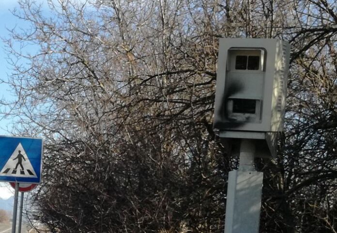 300 нарушители за седмица засече видеокамерата при Багренци