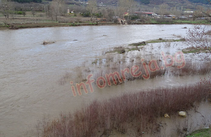 Дете изчезна във водите на Струма край Кресна