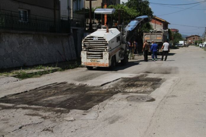 Започна рехабилитация на уличната мрежа в Дупница