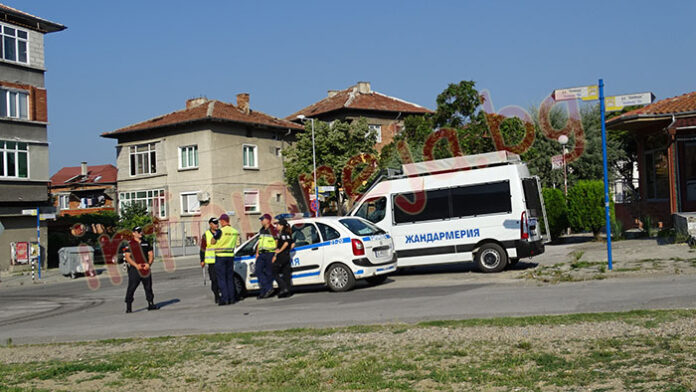 Полиция и жандармерия блокираха ромския квартал в Благоевград