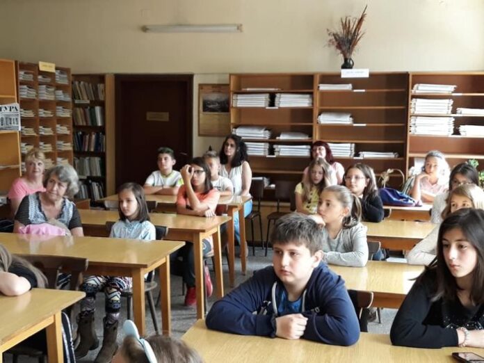 Дупнишки деца почетоха 168-годишнината от рождението на Иван Вазов