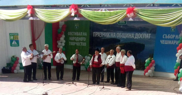 Поредно достойно представяне на мъжката фолклорна група от Абланица на фестивал в Доспат