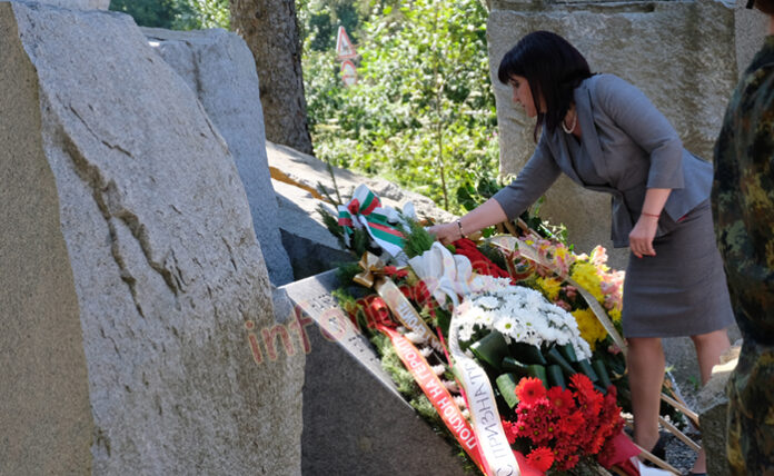 Караянчева от Предел: Не с жажда за мъст, а с песен посрещаме 115 г. от Илинден (СНИМКИ)