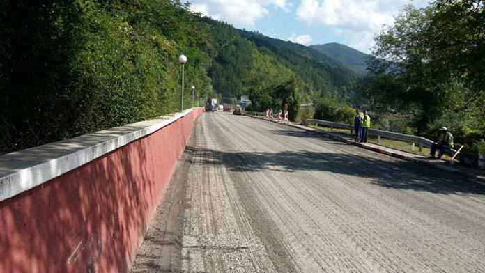 В петък преасфалтират участъка Своге - София