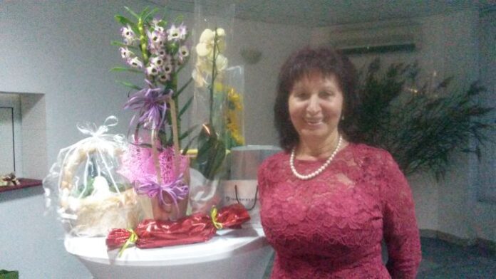 Директорката на НУ “Св. Климент Охридски“ - Кюстендил, Ели Паргова направи шампионски празник по случай пенсионирането си