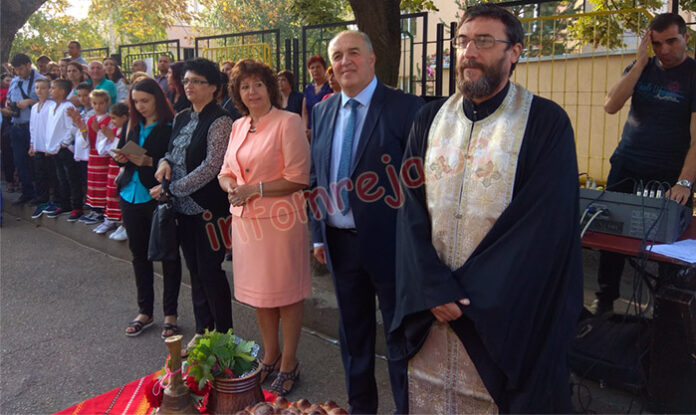 Осмо СУ "Арсени Костенцев" започна учебната година като първото иновативно училище в община Благоевград