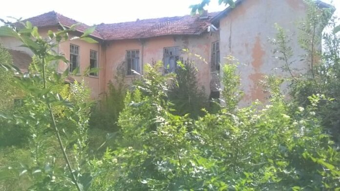 Соволчани с призив за помощ по възстановяването на сградата на училището в селото