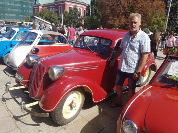 Татра сред атракциите на ретро парада в Кюстендил