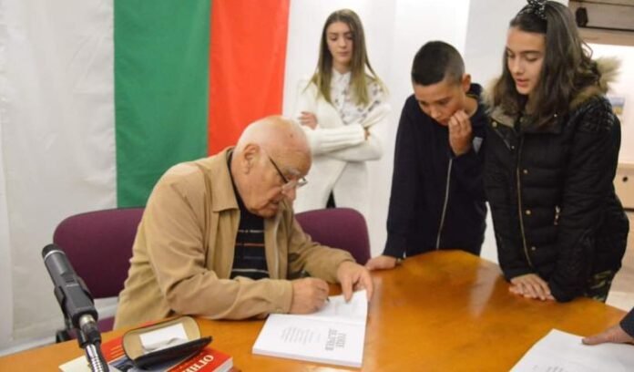 Нова книга за Гоце Делчев представиха в града, носещ неговото име
