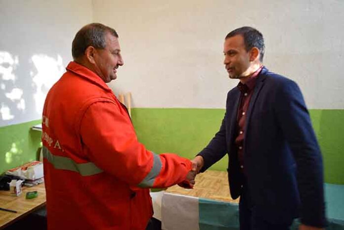 Четирима фелдшери извършват безплатни прегледи в Санданско