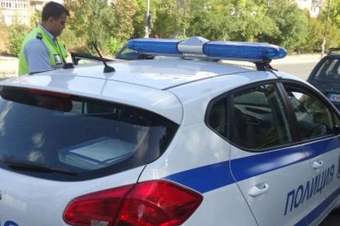 Затруднено е административното обслужване в сектор „Пътна полиция“ - Кюстендил и в Пункта за регистрация на МПС в Дупница