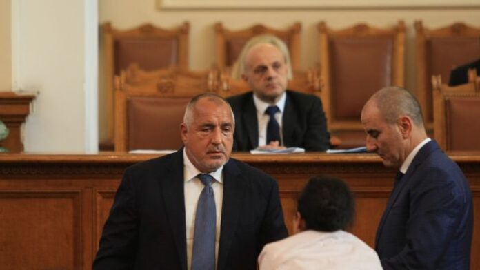 Борисов разпореди ГЕРБ да не гласува внесените промени в Кодекса за застраховането