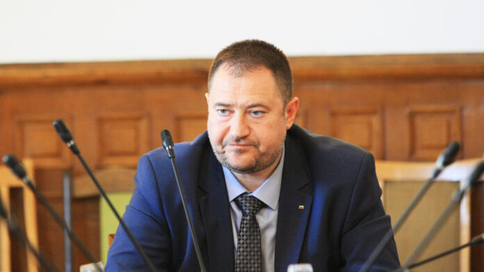 Шефът на Агенцията за българите в чужбина остава в ареста