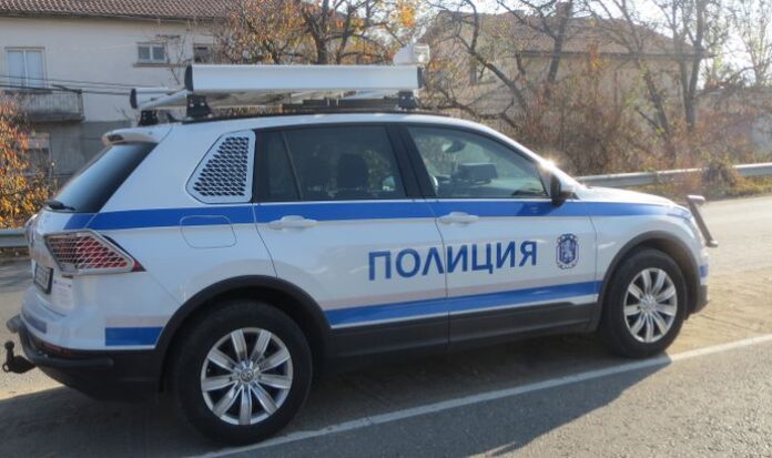 Арест за 32-годишен дупничанин, крил канабис в автомобила си